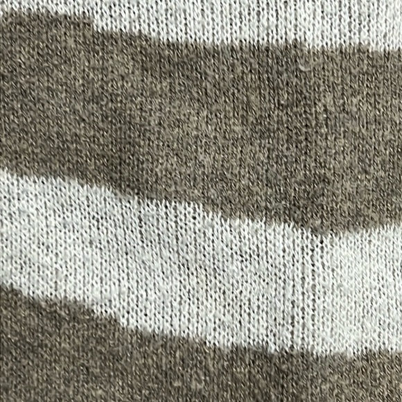 A New Day women’s ivory top with tan animal stripes. Size Large. - Picture 8 of 8